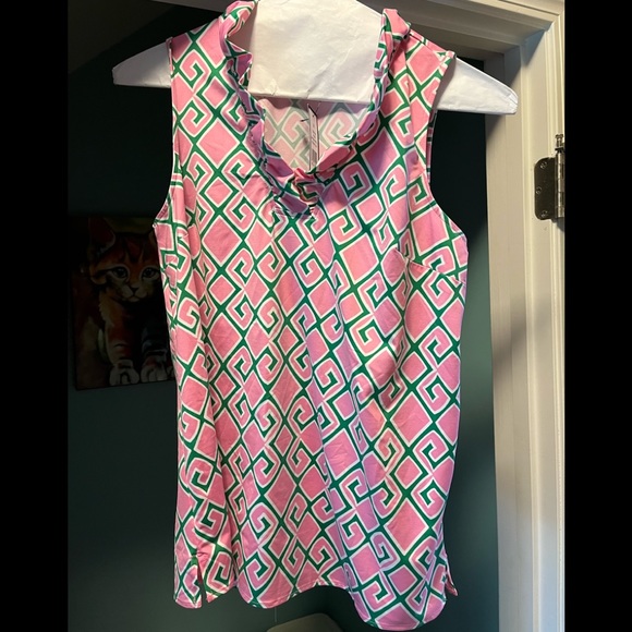 crown & ivy Tops - Crown and Ivy Garden Party sleeveless top